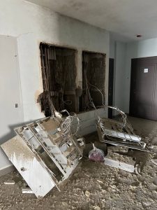 зруйнований поверх